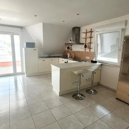 La Bonbonniere Garage Et Parking Gratuit Proche Frontiere Apartment *