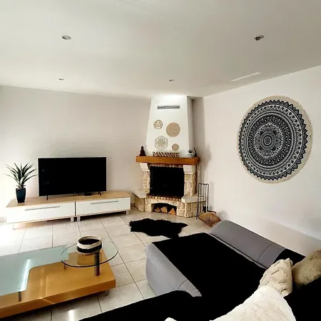 La Bonbonniere Garage Et Parking Gratuit Proche Frontiere Apartment